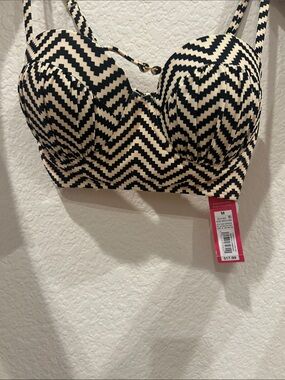 Xhilaration Black and Cream Zigzag Longline Bikini Top